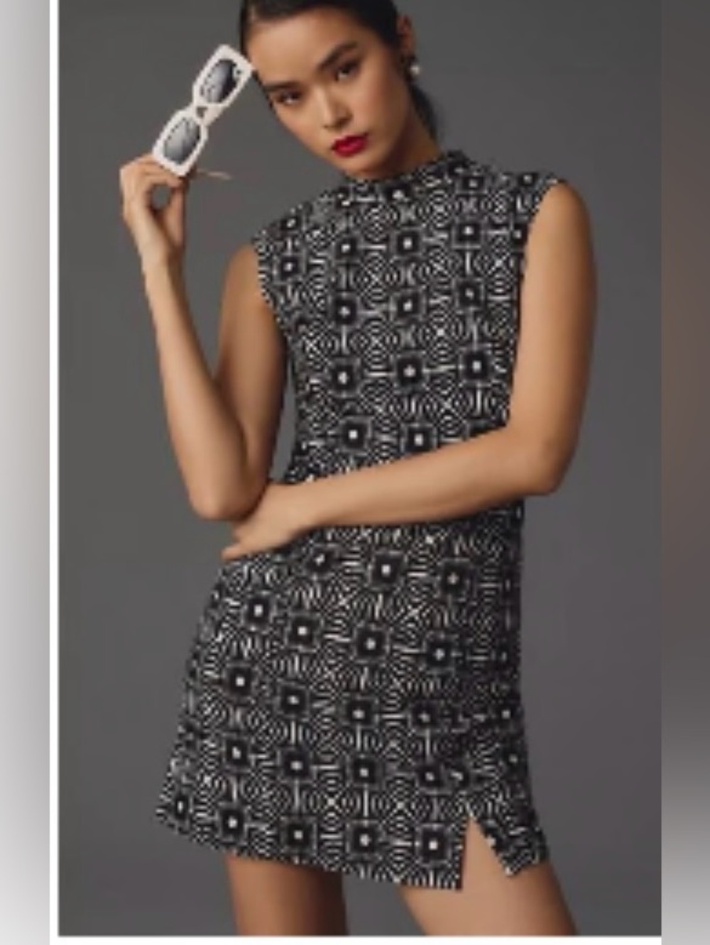Anthropology Sleeveless Mini Geometric Print Shift Dress - Black & White
PXL